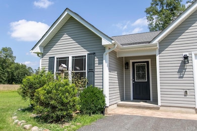 984 Jennys Creek Rd, Roseland, VA 22967 - photo 2