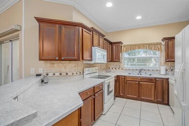1135 Andrew Aviles Cir unit 6, Tampa, FL 33619 - photo 4