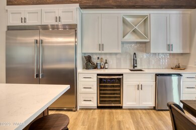 Bar/Kitchen