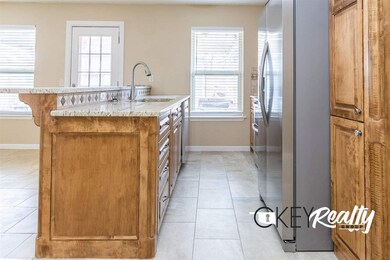 207 Deer Dr, Cache, OK 73527 - photo 6