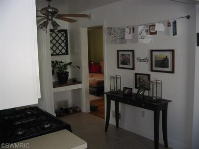 1013 Arlington St NE, Grand Rapids, MI 49505 - photo 4