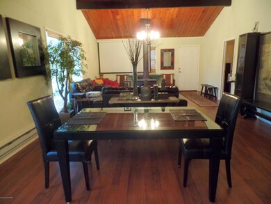 135 Squirrel Tail Ct, Bushkill, PA 18324 - photo 4