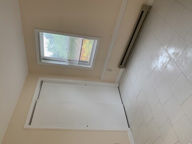 60 Chapin St unit B, Holyoke, MA 01040 - photo 3