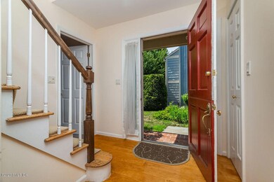 525 W Lyon Farm Dr unit 525, Greenwich, CT 06831 - photo 6