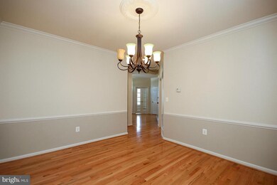 2817 Burrough Hill Ln, Woodbridge, VA 22191 - photo 7