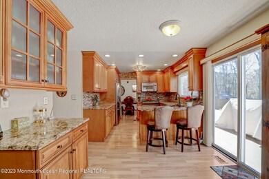 7 - Kitchen