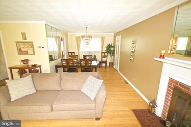 7213 Kempton Rd, Lanham, MD 20706 - photo 3