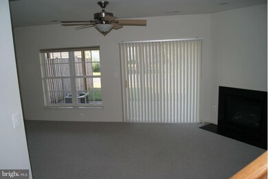 42702 Rolling Rock Square, Chantilly, VA 20152 - photo 2