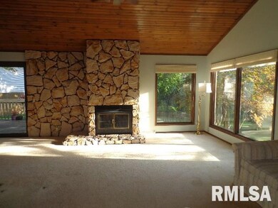 3306 N Elmwood Ave, Davenport, IA 52806 - photo 5