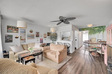 312 Sheffield M, West Palm Beach, FL 33417 - photo 3