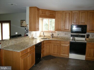 5731 Chestnut Hill Rd, Coopersburg, PA 18036 - photo 5