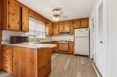 632 Daniel Dr, Newport News, VA 23601 - photo 7