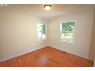 499 NW 3rd Ave, Canby, OR 97013 - photo 5