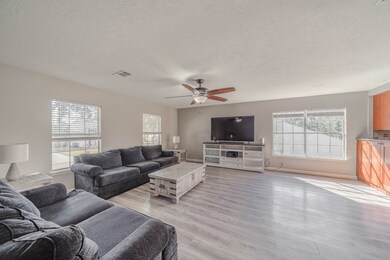 408 Gleneagles Dr, Friendswood, TX 77546 - photo 4