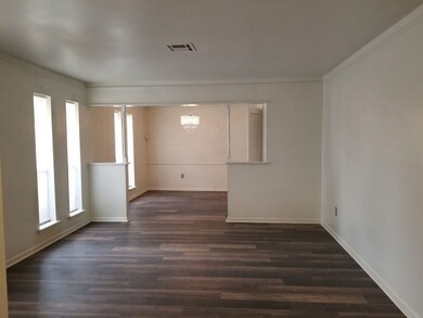 1042 Creekmont Dr, Houston, TX 77091 - photo 7