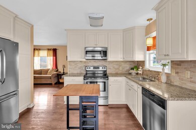 331 Miller Dr, Strasburg, VA 22657 - photo 4