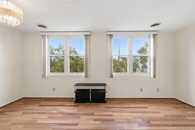 230 Fleet Ct unit 16230, Bronx, NY 10473 - photo 4