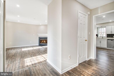 6469 Woodland Forest Dr, Elkridge, MD 21075 - photo 4