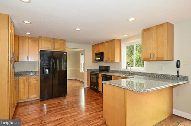 20333 Watkins Meadow Dr, Germantown, MD 20876 - photo 6