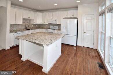 9062 Tanyard Ln, Lorton, VA 22079 - photo 2