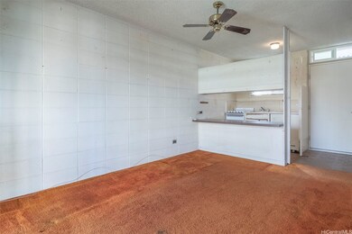 Convenient layout, the kitchen is located next to