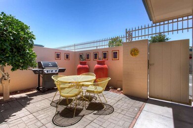 10883 W Emerald Dr, Sun City, AZ 85351 - photo 2