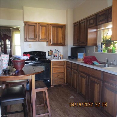 1604 Rowland Ave NE, Canton, OH 44705 - photo 3