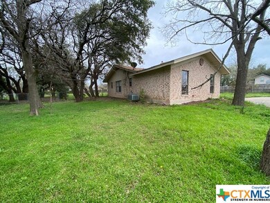 118 Wolf Rd, Copperas Cove, TX 76522 - photo 2