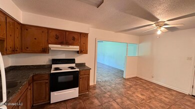 3708 Shane Dr, Moss Point, MS 39562 - photo 6