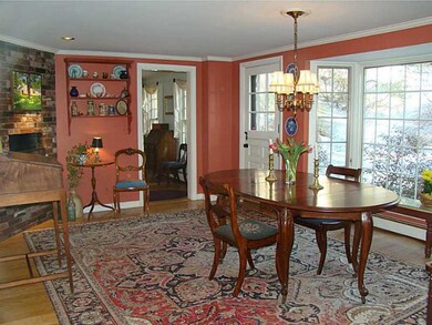 Dining Room. Bay window, Oak floors,...