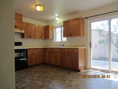 2418 Vine Ave, Klamath Falls, OR 97601 - photo 5