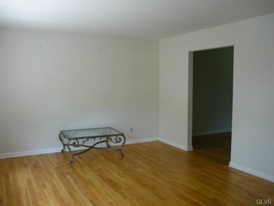 1819 Johnston Dr, Bethlehem, PA 18017 - photo 4