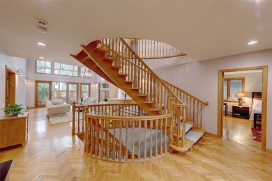 10 Maxcy Dr, Providence, RI 02906 - photo 5