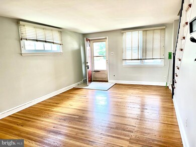 1146 Myrtlewood Ave, Havertown, PA 19083 - photo 3