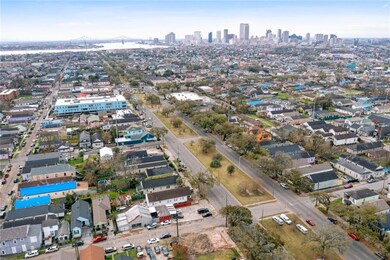 Great location + corner lot!!