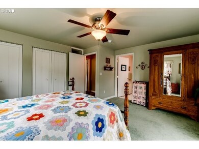 106 S 4th St, Creswell, OR 97426 - photo 3