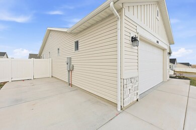 1128 W High Plains Dr, Grantsville, UT 84029 - photo 5