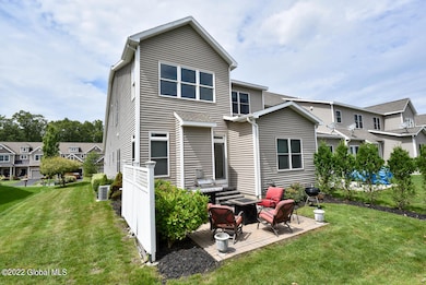 156 Fieldstone Dr, Schenectady, NY 12304 - photo 3