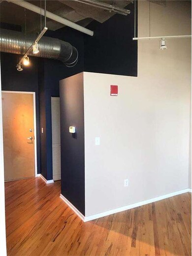 2107 Grand Blvd unit 1009, Kansas City, MO 64108 - photo 5