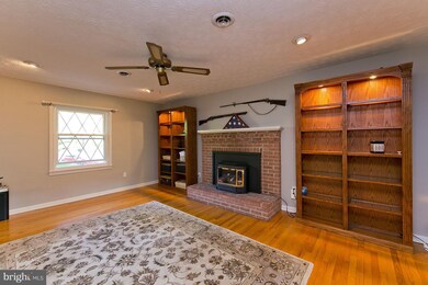 148 West St, Stephens City, VA 22655 - photo 6