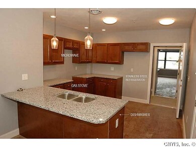 Kitchen Dining Enjoy great entertaining space with