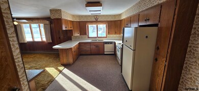 134 N Linden St, Dodge, NE 68633 - photo 2