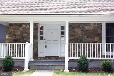 13104 Scarlet Oak Dr, Gaithersburg, MD 20878 - photo 2