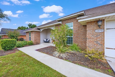 4670 Chanteuse Pkwy, Crestview, FL 32539 - photo 3