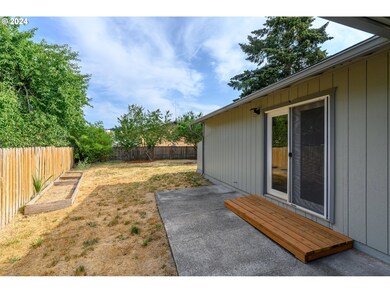 326 NW Washington St, Sheridan, OR 97378 - photo 3