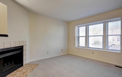 Living Room (4)