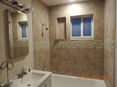 1323 E Broadway RD 036