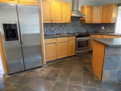 7 Winter Cir, Litchfield, NH 03052 - photo 4