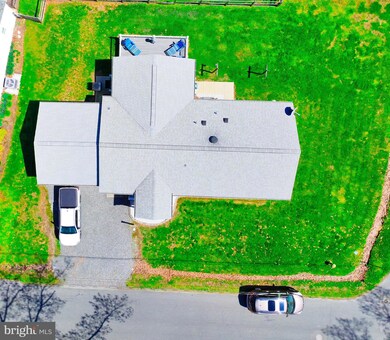 736 Marshall Ave, Colonial Beach, VA 22443 - photo 4