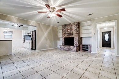 326 Hurstgreen Ln, Alvin, TX 77511 - photo 3